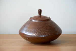 Ceramic UFO vase with lid in speckled brown color